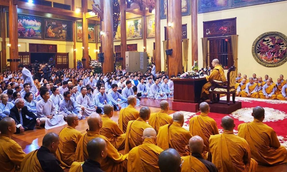 Lễ Phật Đản là cơ hội để các Phật tử đến chùa nghe giảng đạo Phật