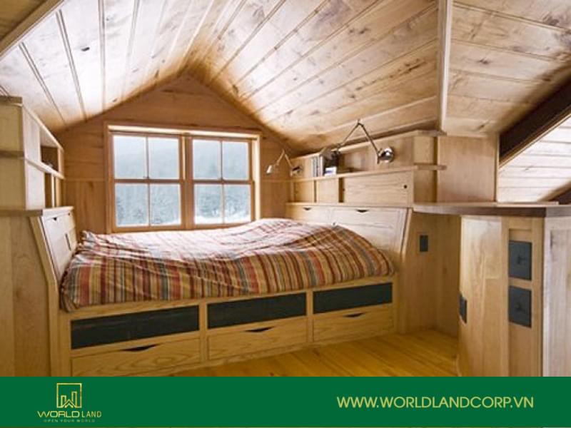 Phong cách thiết kế phòng ngủ trên gác mái kết hợp với trần gỗ